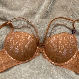 Victoria’s Secret very sexy push up strappy bra